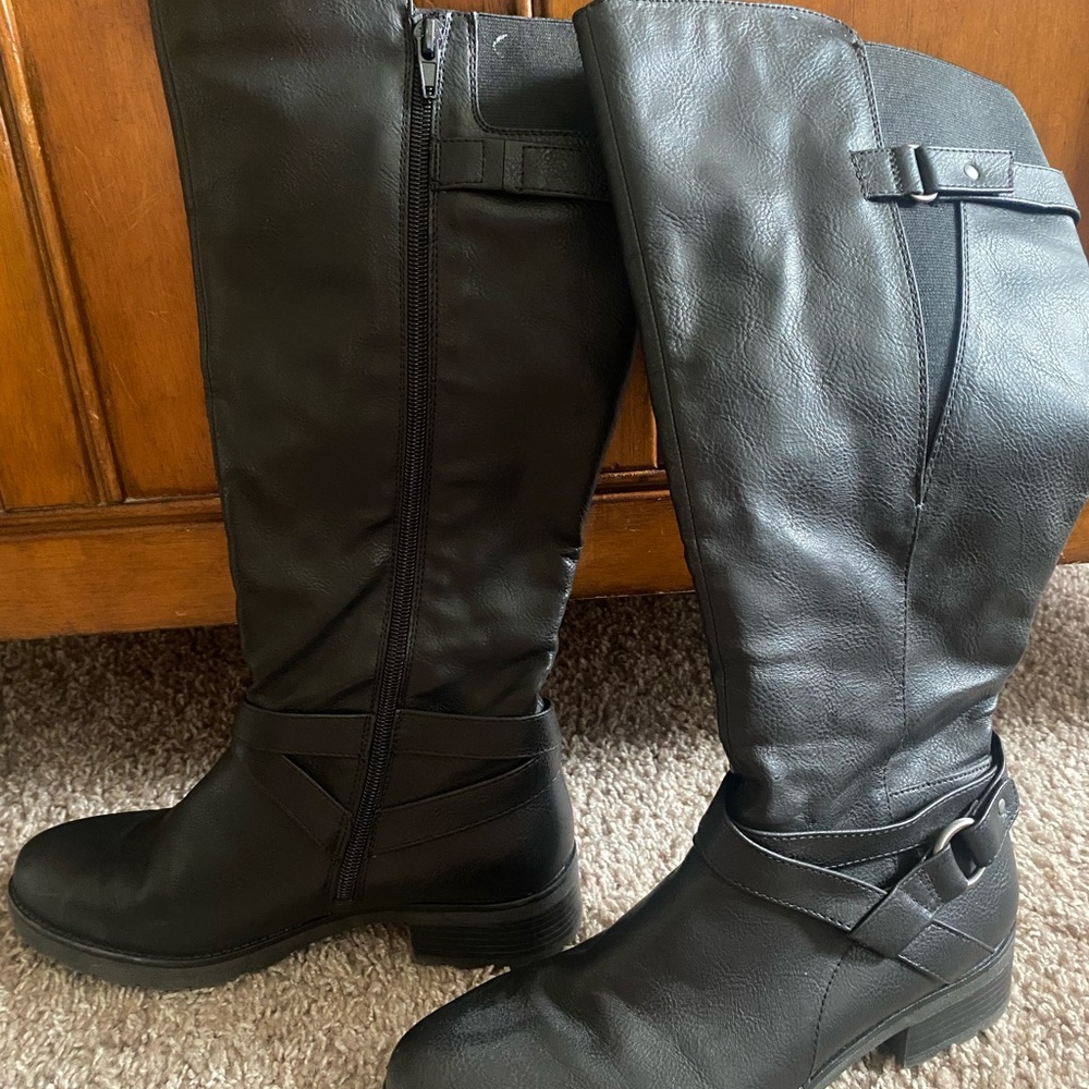 Black Soul Naturalizer Real Leather riding boots size 7.5. Made in Quebec.